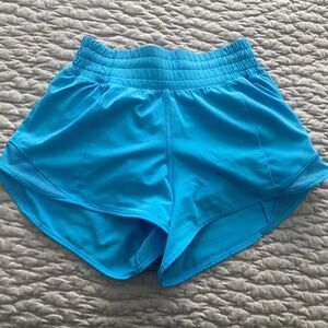 Lululemon Kayak Blue Hotty Hot Hi Rise 2.5" Shorts -Size 2